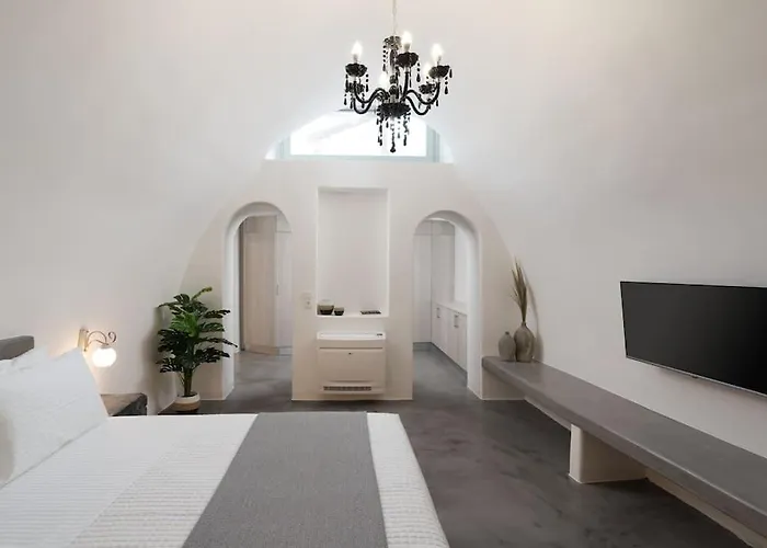 Occhio Luxury Santorini With Private Pool 4*