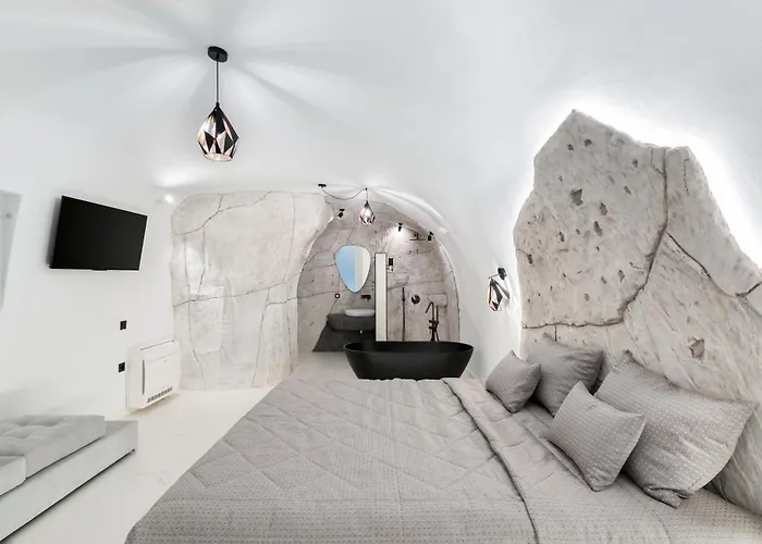 Occhio Luxury Santorini With Private Pool 4*