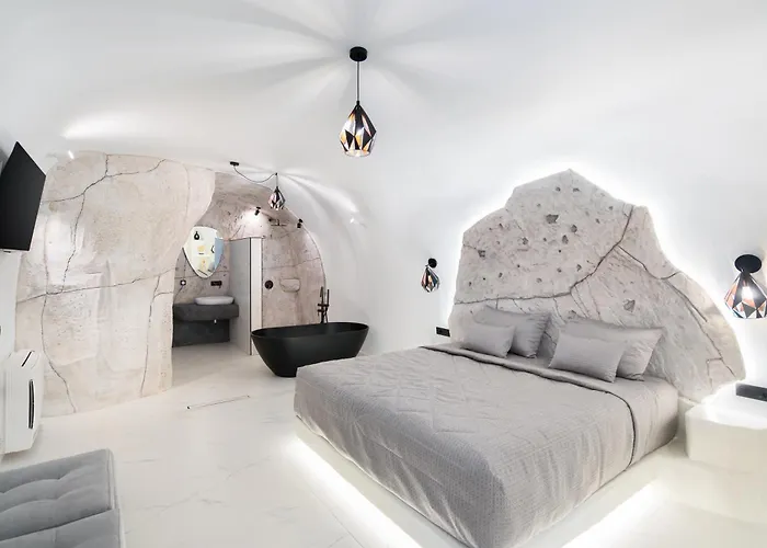 Occhio Luxury Santorini With Private Pool 4*