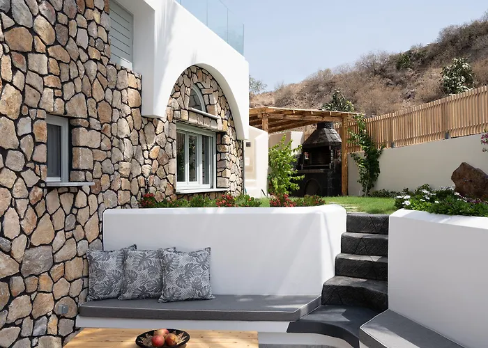 Aparthotel Occhio Luxury Santorini With Private Pool 4*