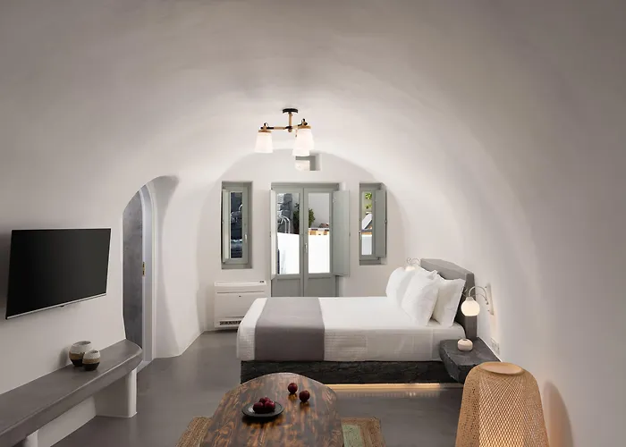 Occhio Luxury Santorini With Private Pool Aparthotel 4*