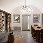 Occhio Luxury Santorini With Private Pool Apart-hotel 4*