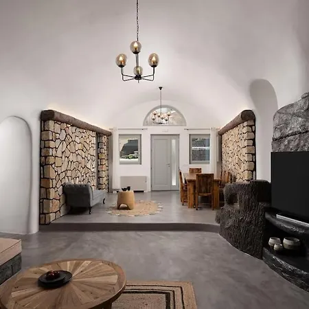Aparthotel Occhio Luxury Santorini With Private Pool 4*