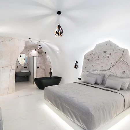 Occhio Luxury Santorini With Private Pool 4*