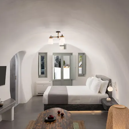 Occhio Luxury Santorini With Private Pool Apart-hotel 4*