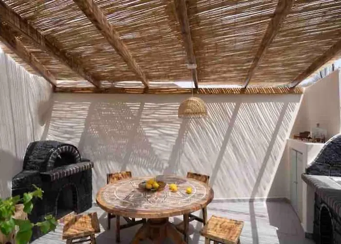 Hotel apartamentowy Occhio Luxury Santorini With Private Pool