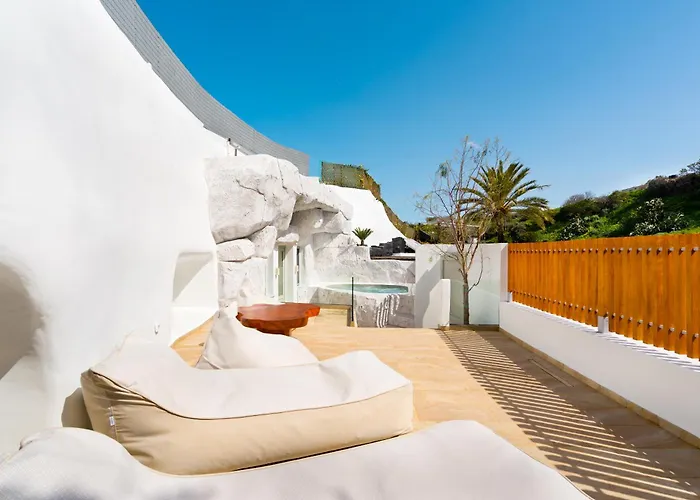 Hotel apartamentowy Occhio Luxury Santorini With Private Pool 4*