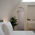 Occhio Luxury Santorini With Private Pool Appart hôtel 4*